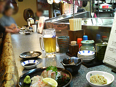 店内:カウンター@居酒屋王国・雑餉隈(ざっしょのくま)