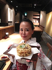 ランチ:野菜のかき揚げの大きさ@うどん・わらの蔵・今泉・天神