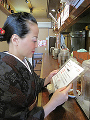 4店内:カウンター席のみ@大名ちんちん・平尾店