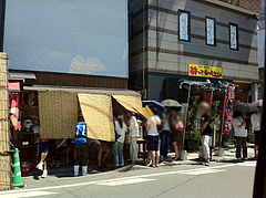 外観:モヒカンらーめん味壱家の行列@潘陽軒本店(ばんようけん)・久留米