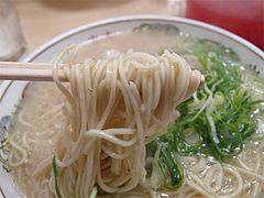 料理:ラーメン麺@元祖長浜ラーメン・ぶんりゅう