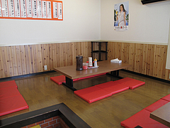 店内:小上がり@唐木屋・屋形原店・やよい坂