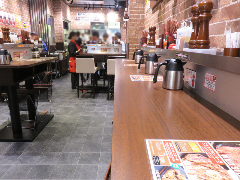 博多おんな節 福岡 スタンディング肉ランチ いきなり ステーキ 福岡天神店