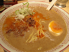 料理:半熟玉子ラータンメン(坦々麺)530円@博多麺屋ゆず・那の川