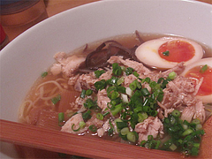 ランチ:醤油ラーメン・うこっけい胸肉@烏骨鶏ラーメン・天照