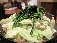 17料理:もつ鍋白味噌@からつ庵・奈良屋店・もつ鍋居酒屋