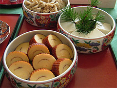 伊達巻とゴマ豆腐
