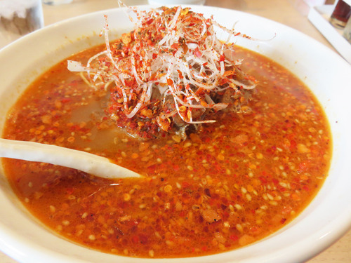 4ドラゴンタンタン麺880円