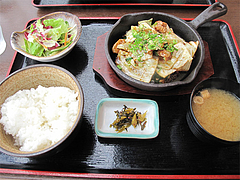 料理:もつキャべランチ680円@港のホルモン・嘘の三八・ベイサイドプレイス博多