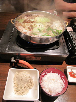 5もつ煮込みラーメン580円@柳苑