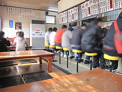 2店内:カウンター・小上がり@チャンポン・ラーメン・長崎亭・福重本店
