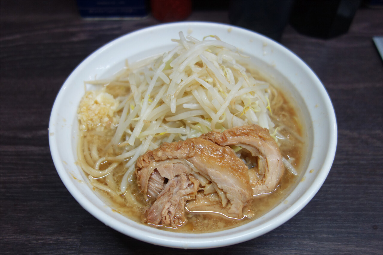 博多おんな節 福岡 小ラーメンでお腹一杯 七隈駅近くの美味しい二郎系 ラーメンピース