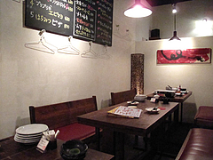 店内:テーブル席@居心地屋レオン・薬院・居酒屋