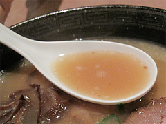 料理:白龍ラーメンのあっさり豚骨スープ@黒龍らーめん・博多区千代