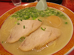 料理:ラーメン550円+煮玉子50円@博多成金ラーメン