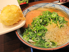 料理:きつねうどんと半熟玉子天@丸亀製麺・那珂川・福岡
