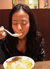 ラーメンウマ。