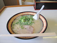 6ランチ:ラーメン250円@18(いっぱち)ラーメン・春日・大土居店