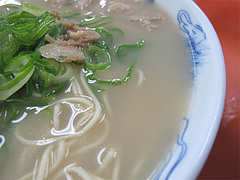 料理:ラーメン(ナシ)400円@元祖長浜屋