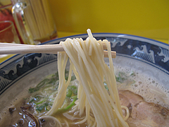 料理:ラーメン麺@とんこつラーメン・たえちゃん