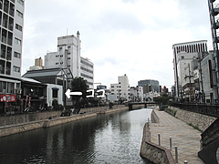 外観:川側から引き2@博多川端商店街