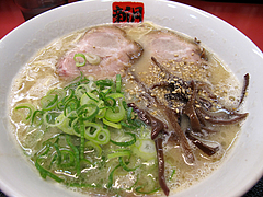 料理:とんこつラーメン550円@ラーメン新月・西新