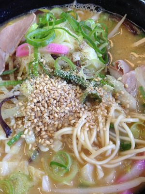 8味噌やさいラーメンゴマ@はかたや