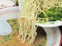 料理:替え玉アップ@琉王・ラーメン・大橋