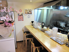 店内:カウンター席のみ@つけ麺・麺屋・光喜・福岡