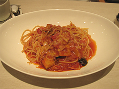 料理:いろいろ夏野菜・ベーコン・パルメザンチーズのトマトソース@オッジ・ヒロズスタイル・大名