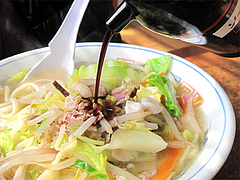 9ランチ:長崎チャンポンにウスターソース@チャンポン・ラーメン・長崎亭・福重本店