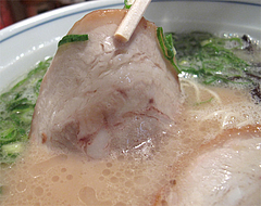 料理:トンコツチャーシュー@ラーメン・カナデヤ・塩原・大橋