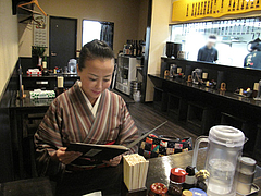 4店内:テーブル席@海豚や・大橋店