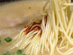 天然とんこつラーメン(創業以来)麺@一蘭ラーメン那の川店