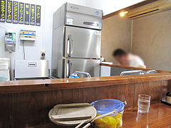 2店内:カウンター席右@S福一ラーメン・道善・那珂川