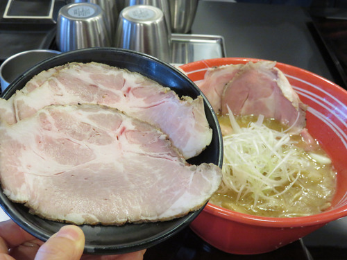 10チャーシュー鶏魚介ラーメン980円