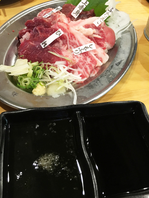 7馬刺し盛り合わせタレ