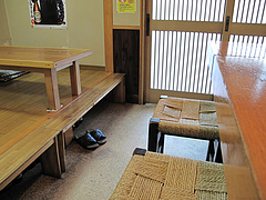 店内:カウンターと小上がり@結城・小郡