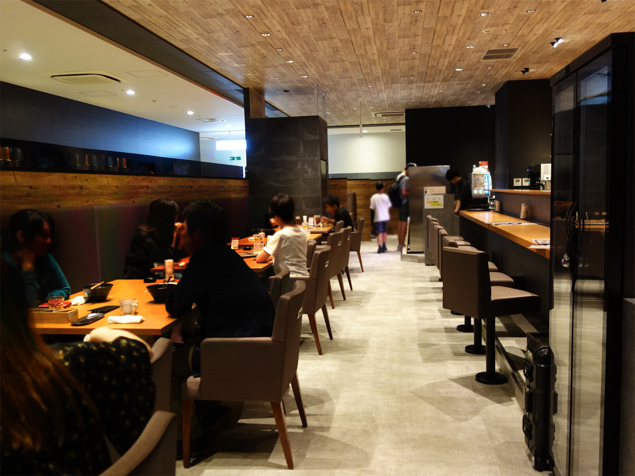 博多おんな節 福岡 阿蘇名物あか牛丼が名物の店で肉飲み あか牛dining Yoka Yoka Kitte博多店