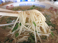 料理:天神屋台の味ラーメン麺@豚々拍子・笹丘