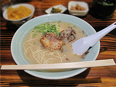 8ランチ:豚骨ラーメン500円@居酒屋kikura(キクラ)・博多駅