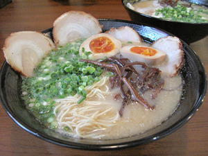 10チャーシューメン750円+煮玉子100円@いせちゃんラーメン