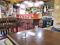 店内:カウンター・テーブル・小上がり@中国飯店・福岡市中央区平和