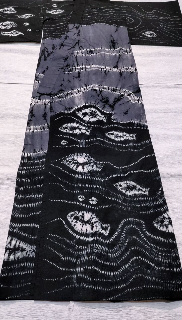 Kansai 絞りの浴衣 お魚柄～黒色✕グレー 絵羽模様～ : ぶどうの木の小りす 