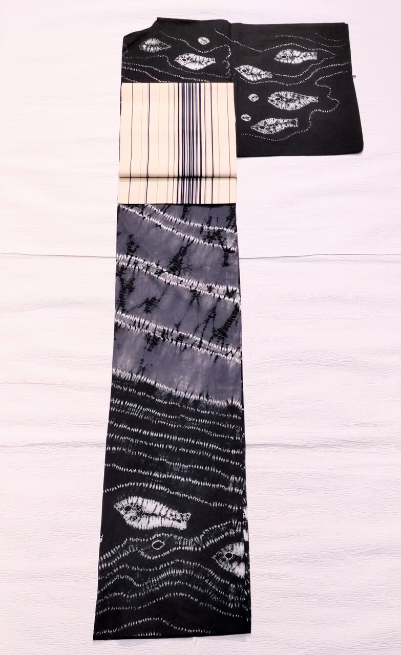 Kansai 絞りの浴衣 お魚柄～黒色✕グレー 絵羽模様～ : ぶどうの木の小りす 