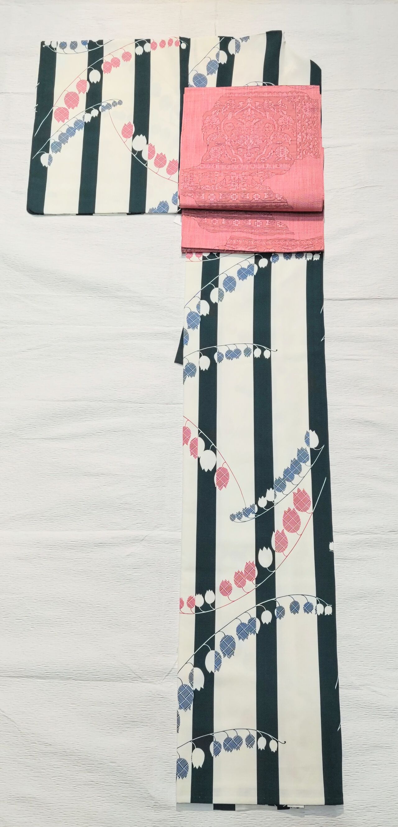 六通) 懐き カラフルな宝相華 