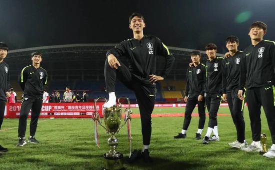パンダ カップ 熊猫杯 19 宗主国様がトロフィー踏みつけた韓国u 18代表の優勝剥奪処分 キムチうどん県民