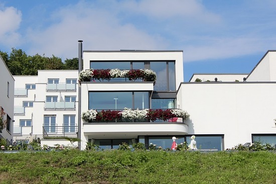 view-of-the-house-1592507_640