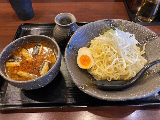 1352杯目 若者贔屓に振り切った価格設定はアリだと思う 麺や はる の はる辛 つけ麺 幕張 らーめん珍宝館 1352杯目 若者贔屓に振り切った価格設定はアリだと思う 麺や はる の はる辛 つけ麺 幕張 らーめん珍宝館