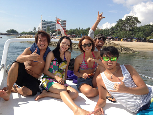 バリ島サーフガイド キナ Kina Surf Production 12年12月 バリ島サーフガイド キナ Kina Surf Production 12年12月
